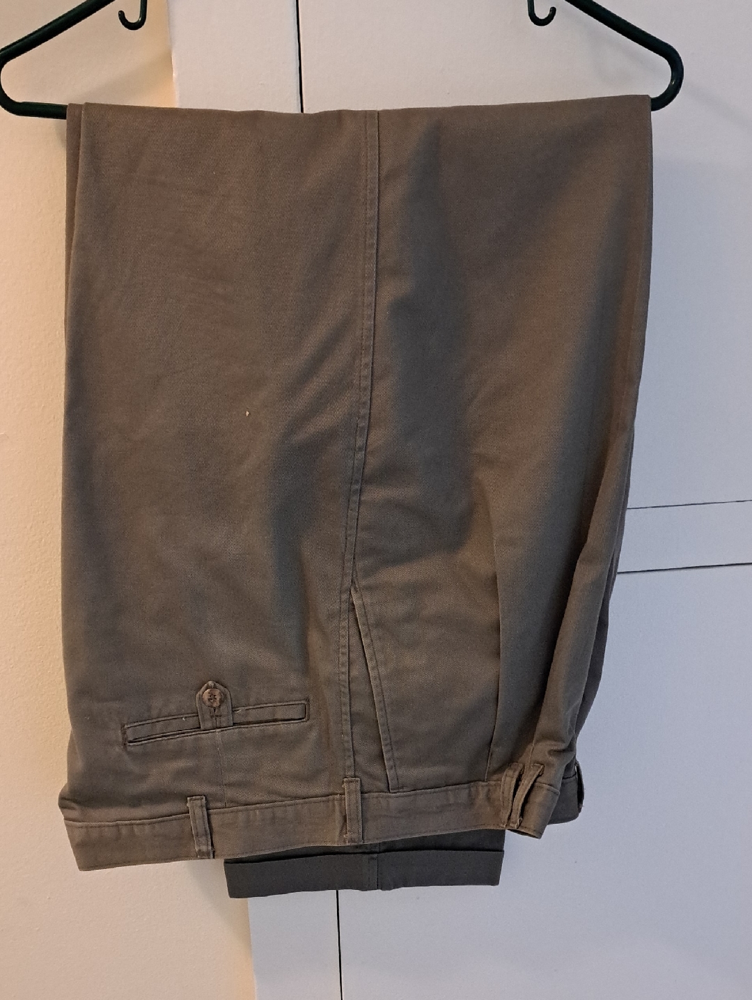 Lee's 38/32 Men's Straight-Fit Chino Pleated Front Pants In Olive